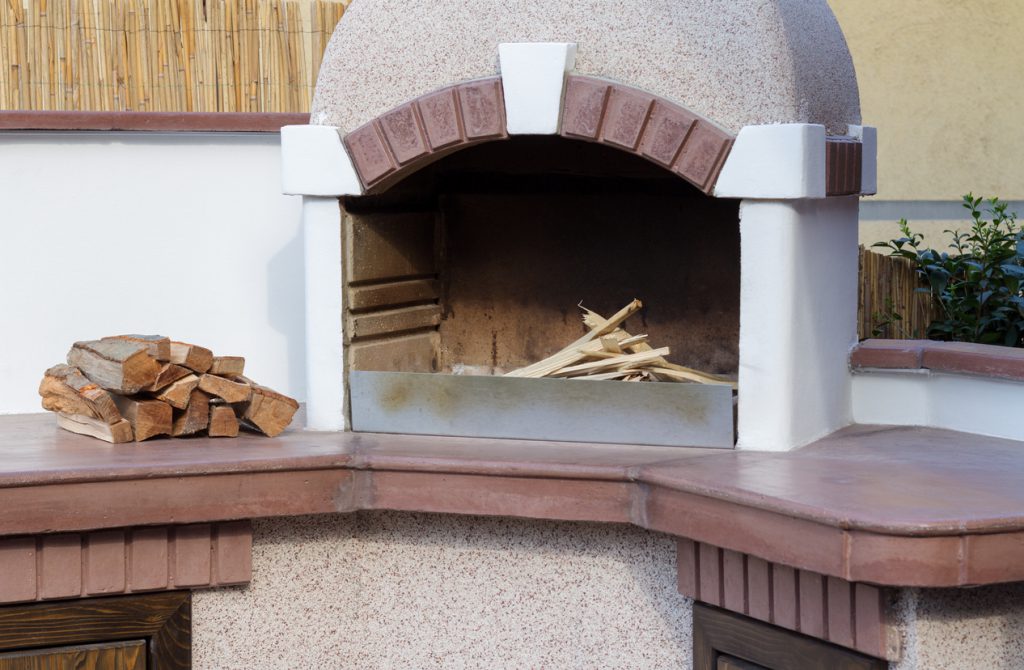 outdoor kitchen pizza oven 