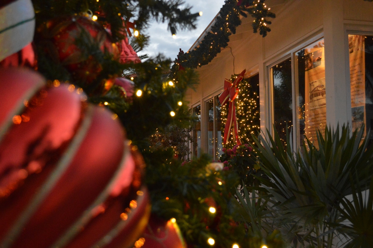 How to Decorate for Christmas with Florida Flair