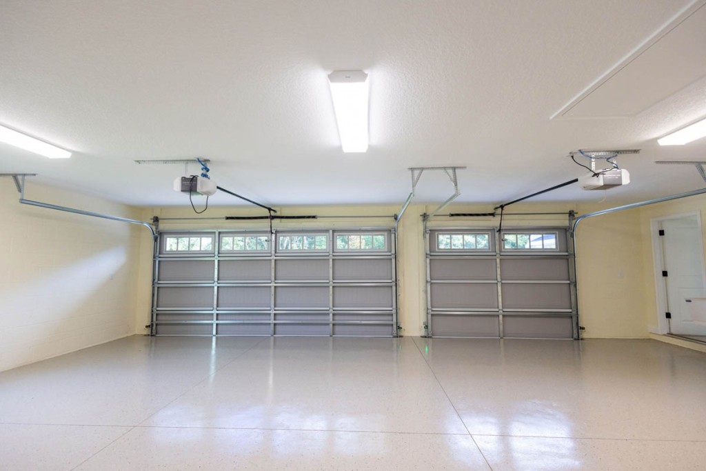 Rolling Hills Ranch garage