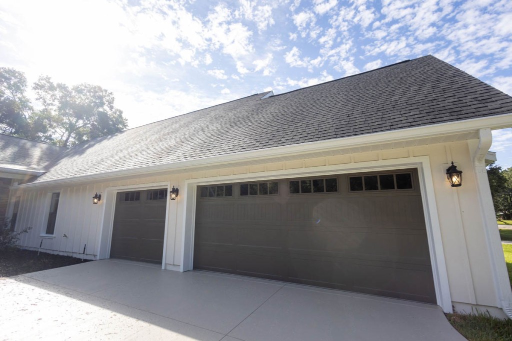 Rolling Hills Ranch exterior garage