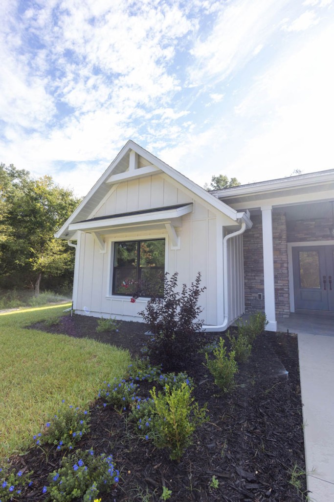 Rolling Hills Ranch exterior detail