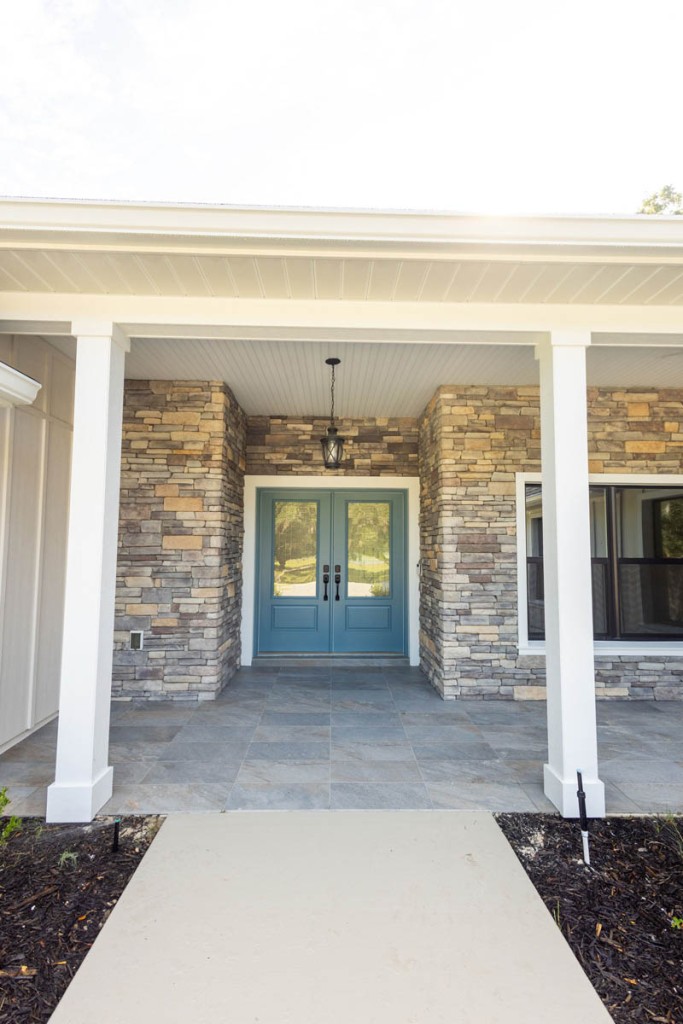 Rolling Hills Ranch front entryway stone detail