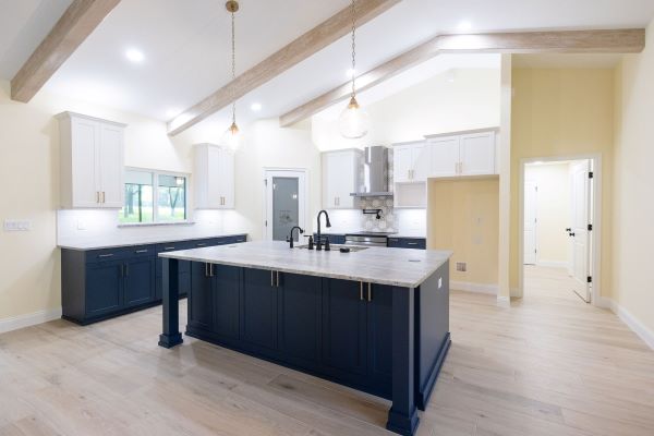 Soft natural countertops, following modern countertop trends. 